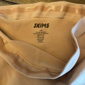 Skims mid leg capri everyday sculpt NEW